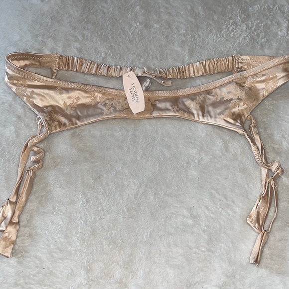 NWOT Beige Brocade Victoria Secret Garter Belt - Picture 5 of 11
